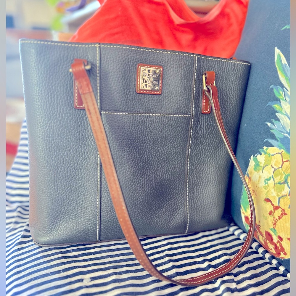 Dooney & Bourke handbag - Pebble Grain Small Lexington - Navy Blue, red interior